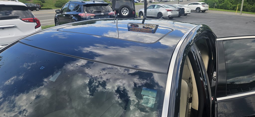 2014 Hyundai Equus - $9,800