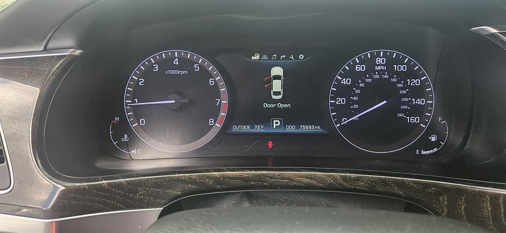 2014 Hyundai Equus - $9,800