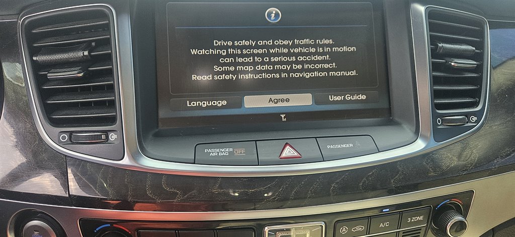 2014 Hyundai Equus - $9,800