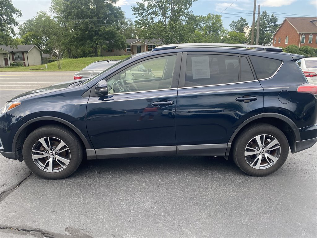 2018 Toyota RAV4 - $16,995