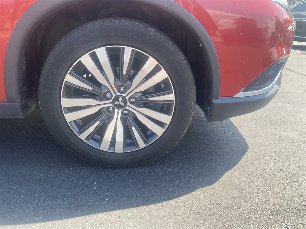 2019 Mitsubishi Outlander - $10,995