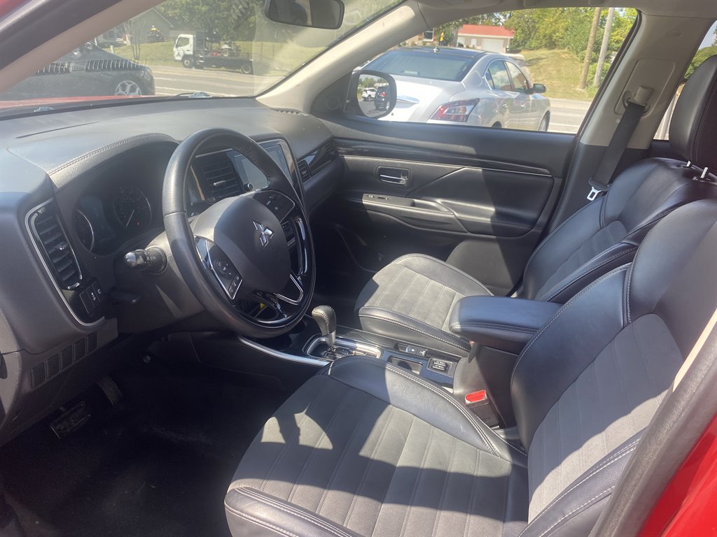 2019 Mitsubishi Outlander - $10,995