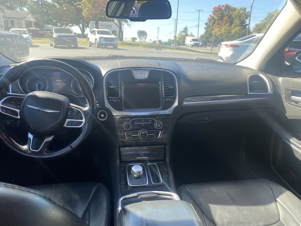 2018 Chrysler 300 - $10,995
