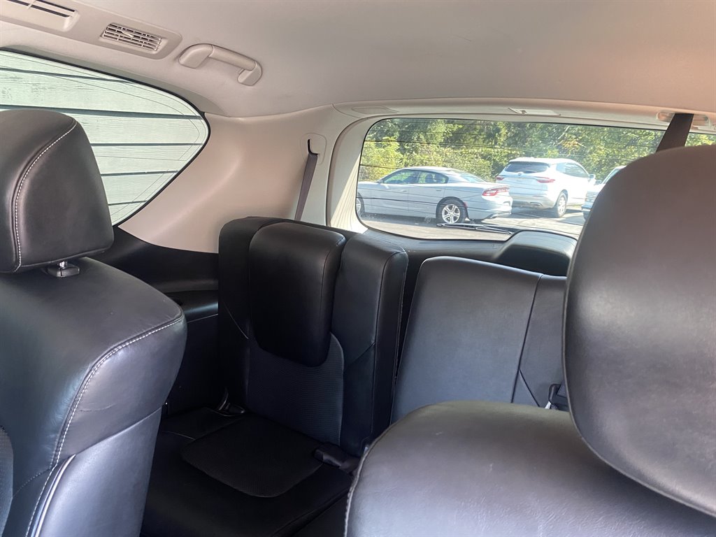 2016 INFINITI QX80 - $14,295