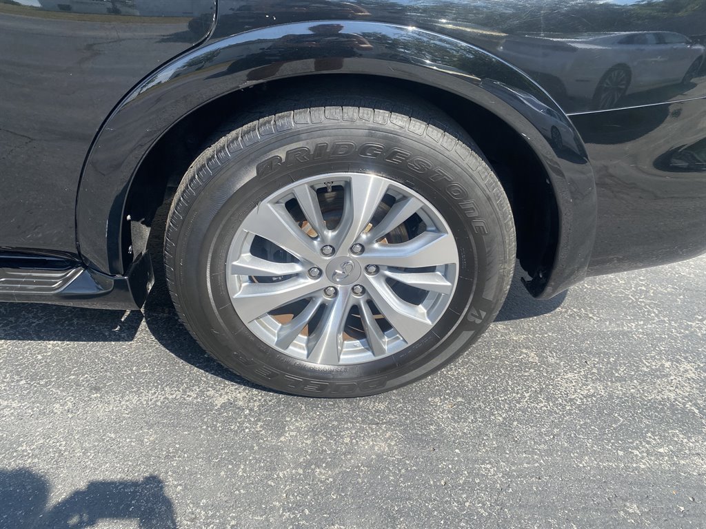 2016 INFINITI QX80 - $14,295