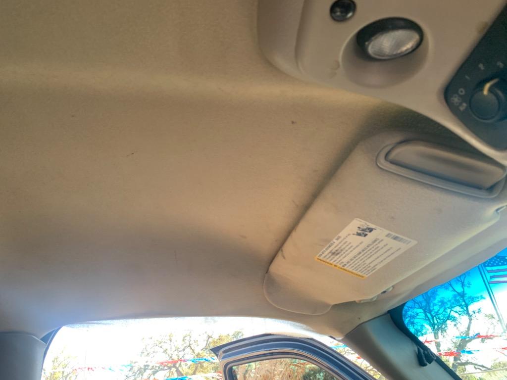 2005 Chevrolet Suburban 1500 LS photo