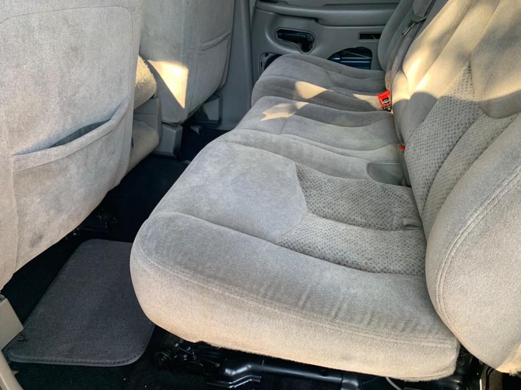 2005 Chevrolet Suburban 1500 LS photo