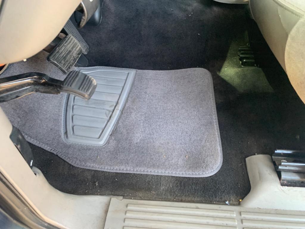 2005 Chevrolet Suburban 1500 LS photo