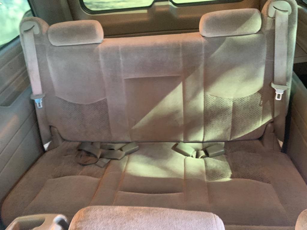 2005 Chevrolet Suburban 1500 LS photo