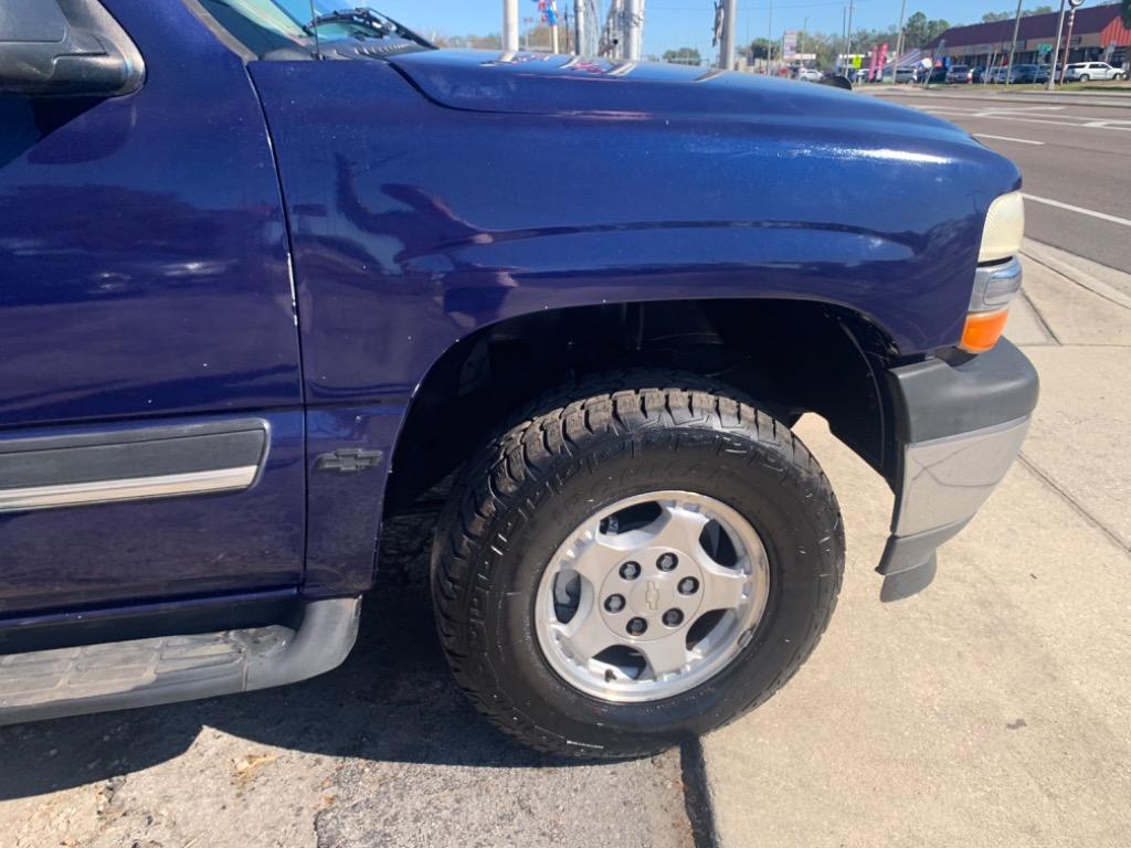 2005 Chevrolet Suburban 1500 LS photo