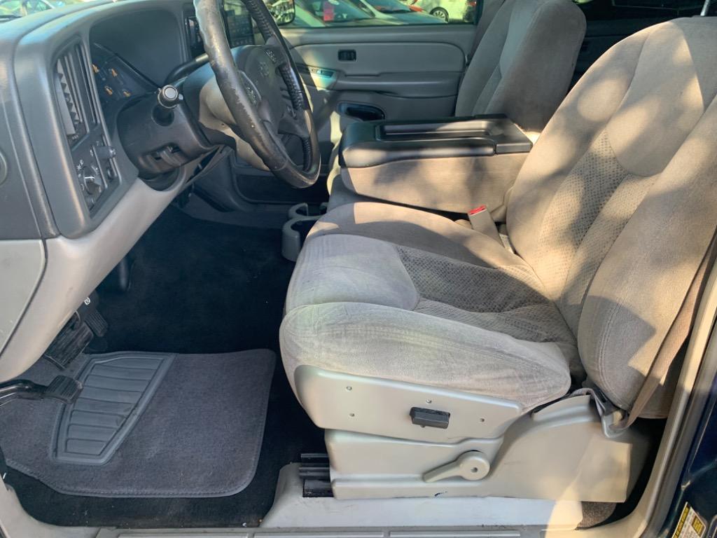 2005 Chevrolet Suburban 1500 LS photo