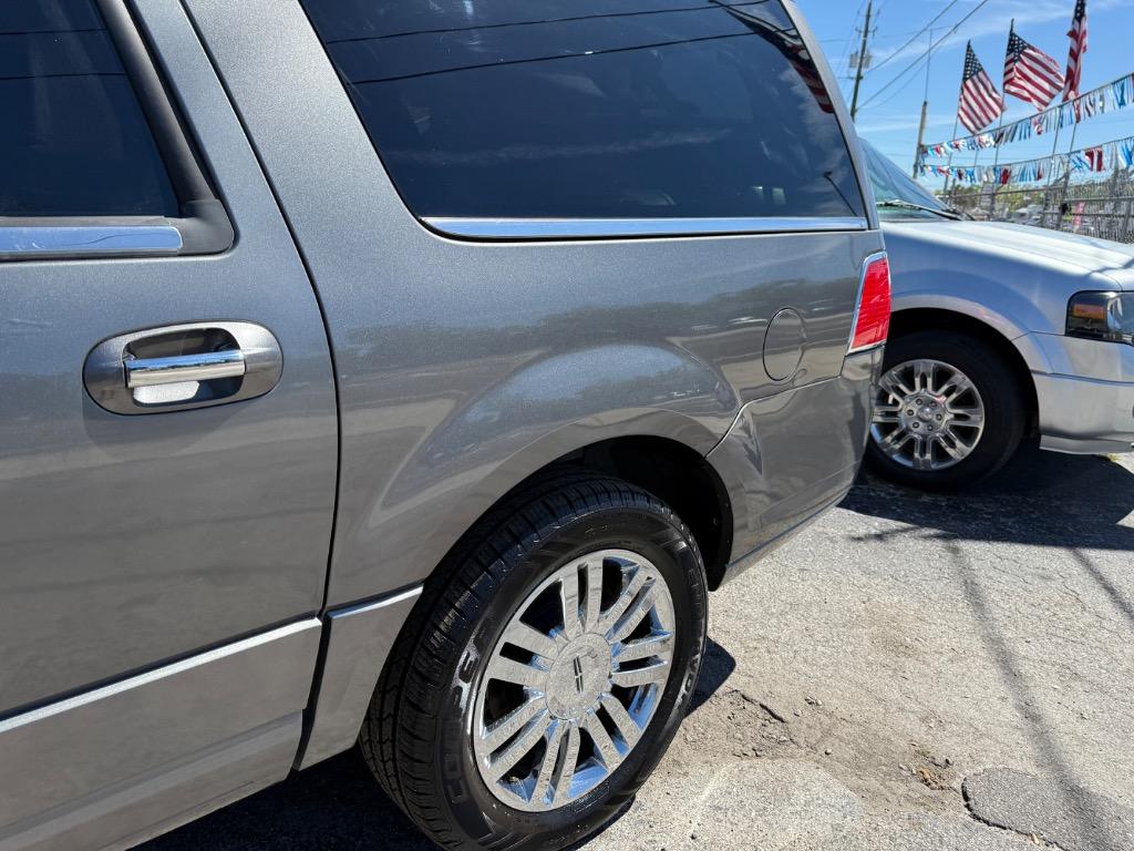 2010 Lincoln SLX photo
