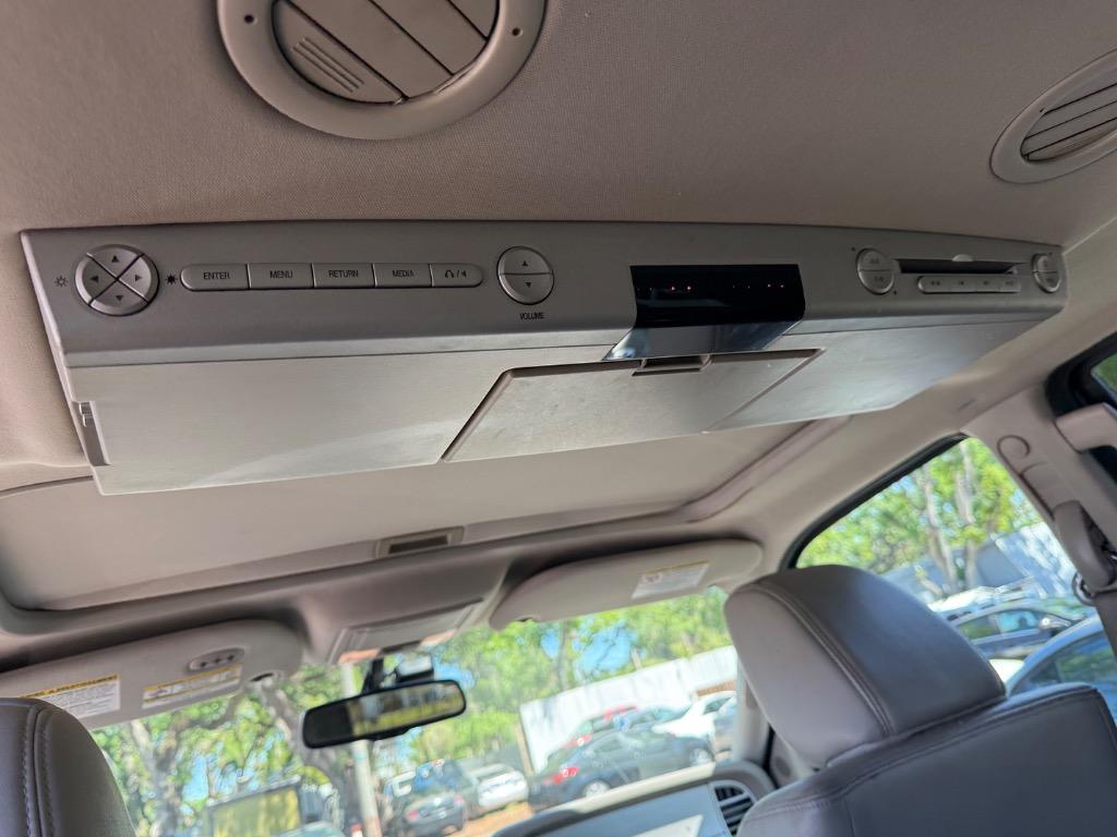 2010 Lincoln SLX photo