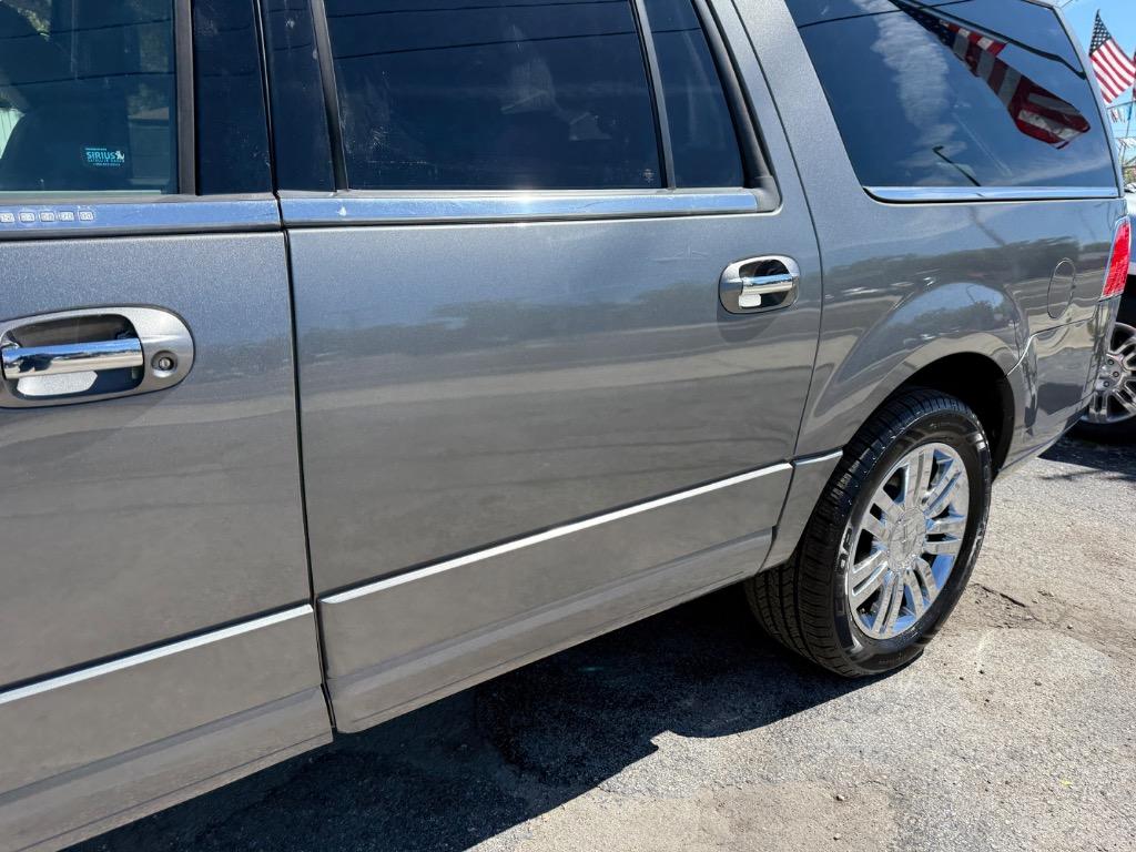 2010 Lincoln SLX photo