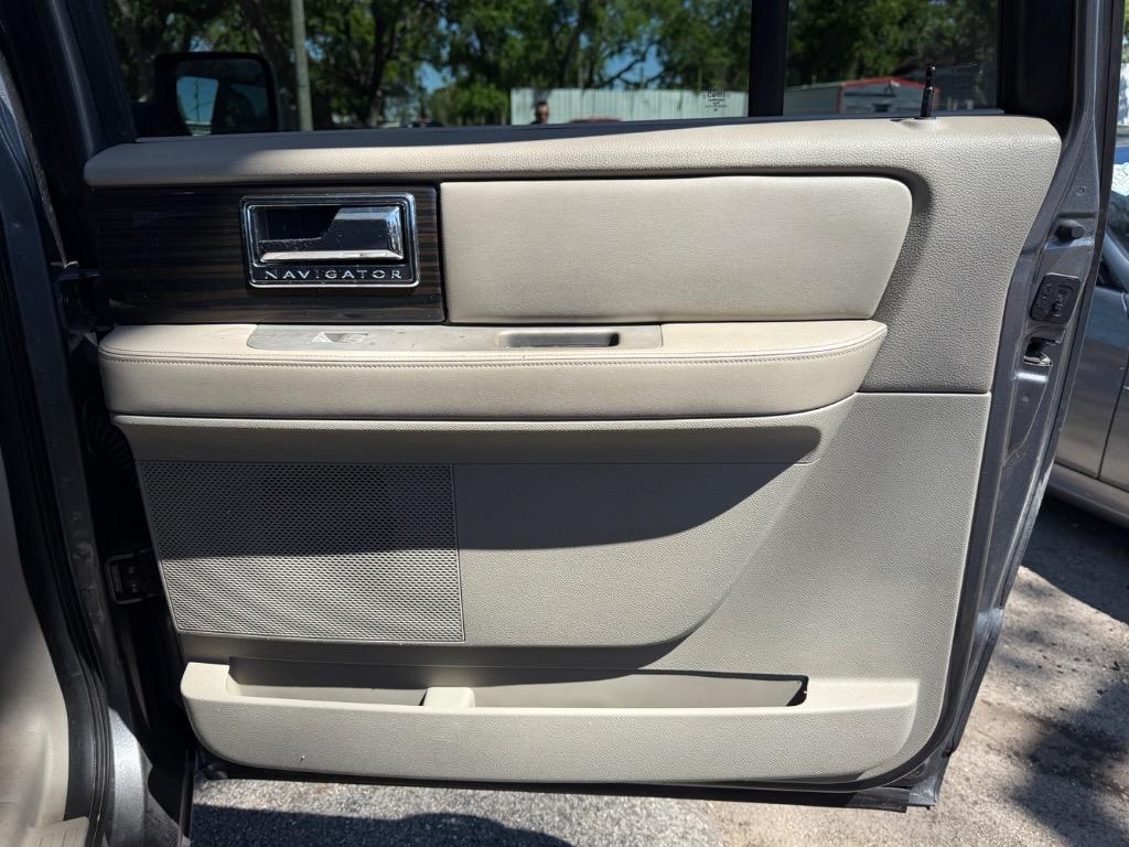 2010 Lincoln SLX photo