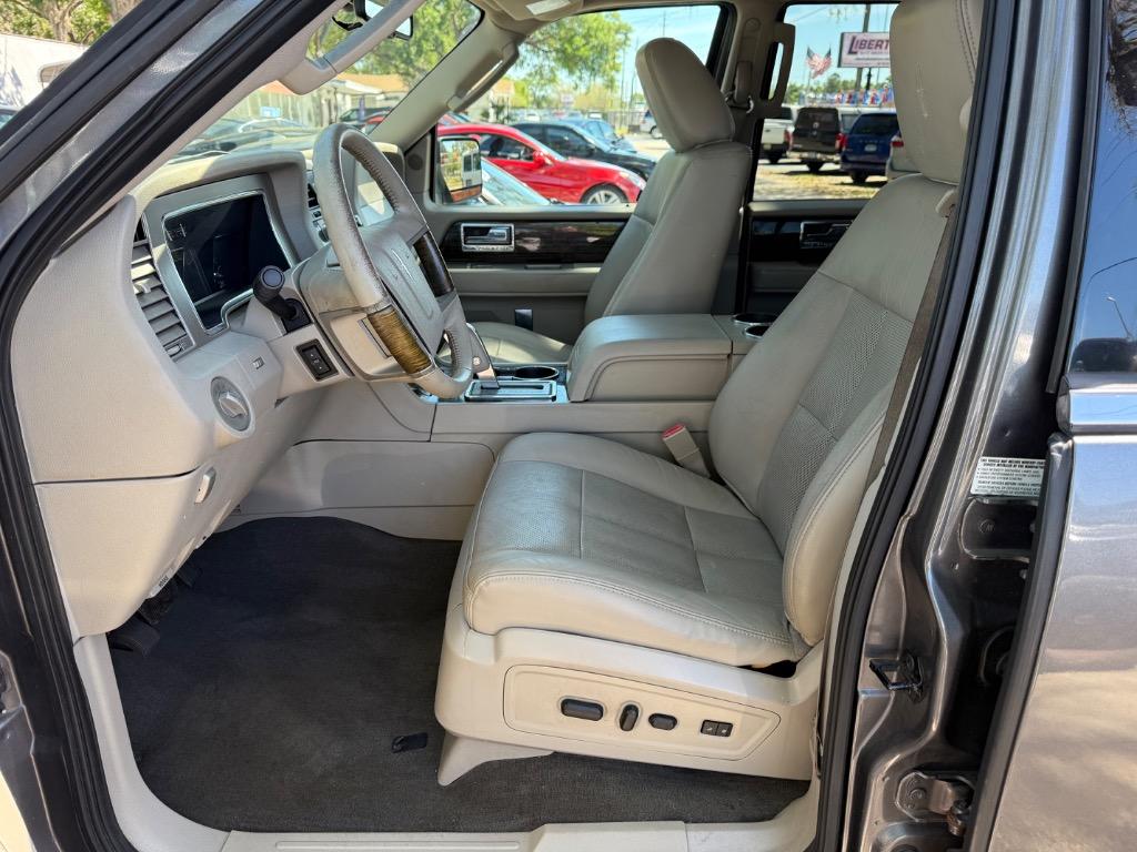 2010 Lincoln SLX photo