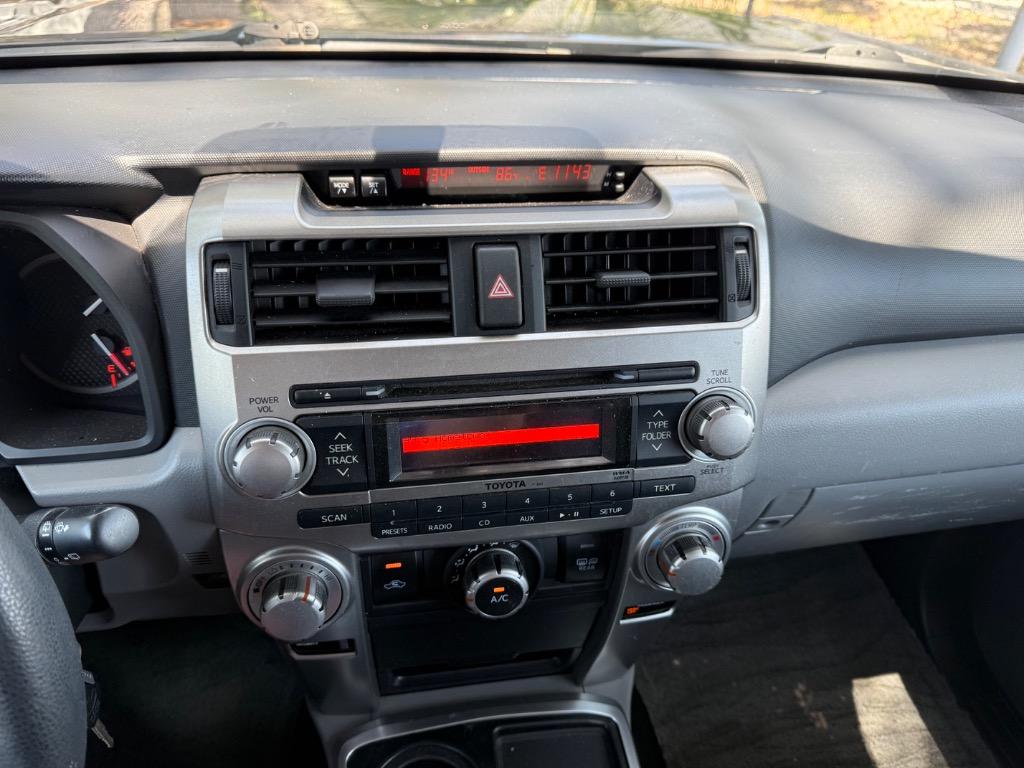2010 Toyota 4Runner Limited photo