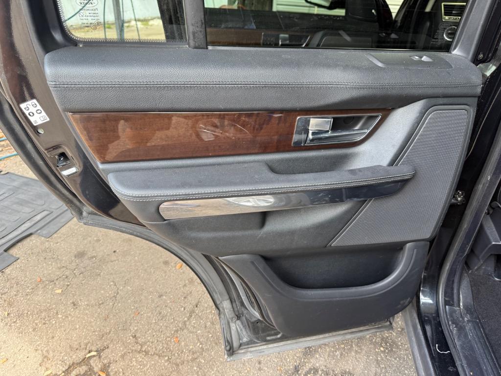 2011 Land Rover Range Rover Sport HSE photo