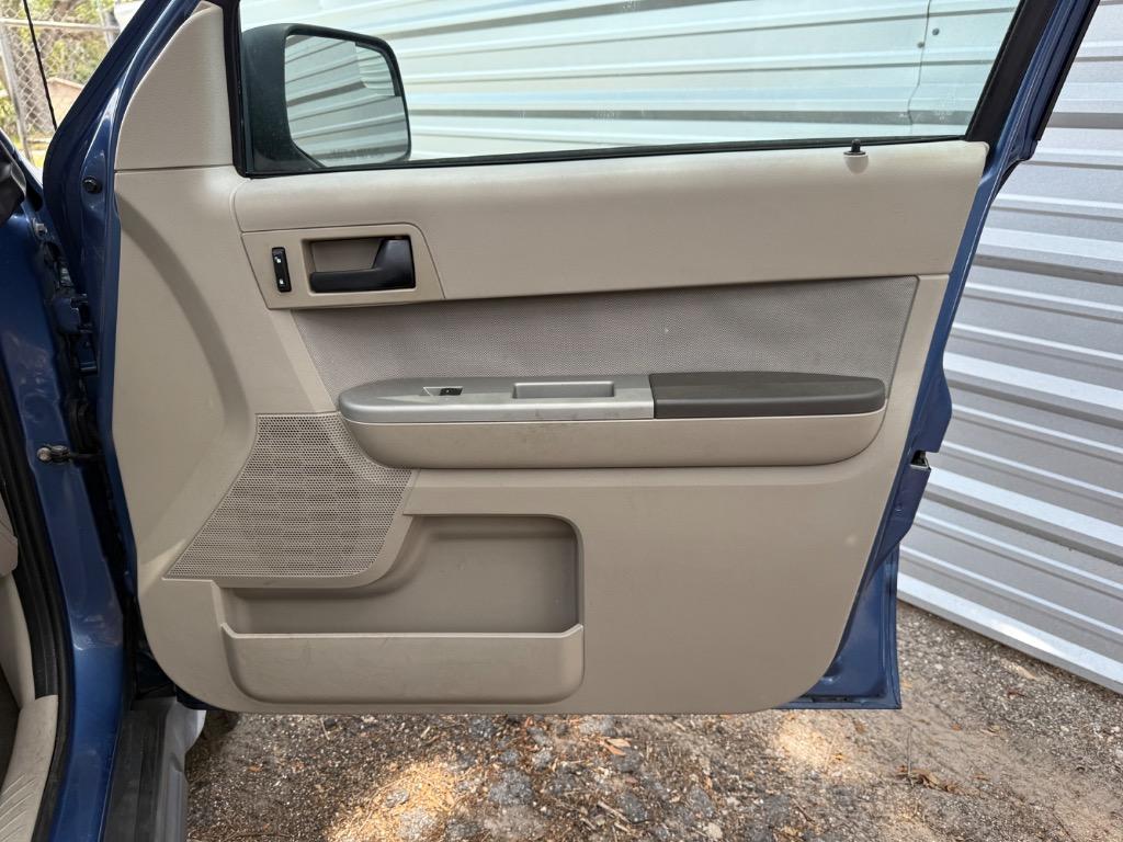 2010 Ford Escape XLT photo