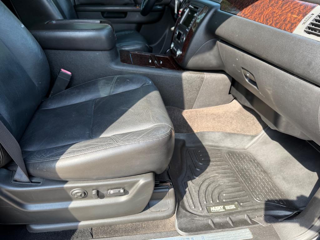 2011 GMC Yukon XL Denali photo