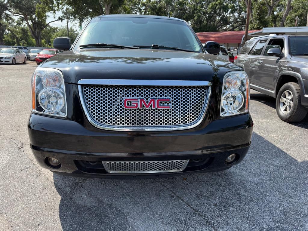 2011 GMC Yukon XL Denali photo