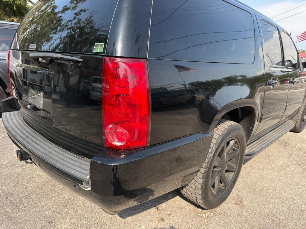 2011 GMC Yukon XL Denali photo