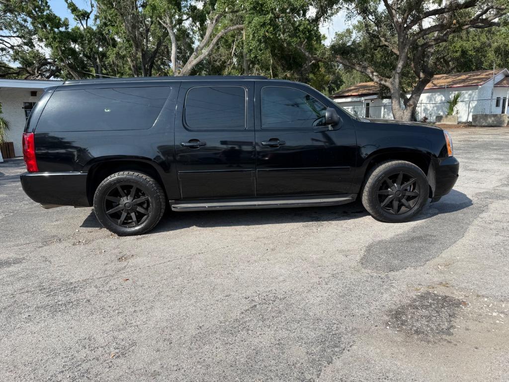 2011 GMC Yukon XL Denali photo