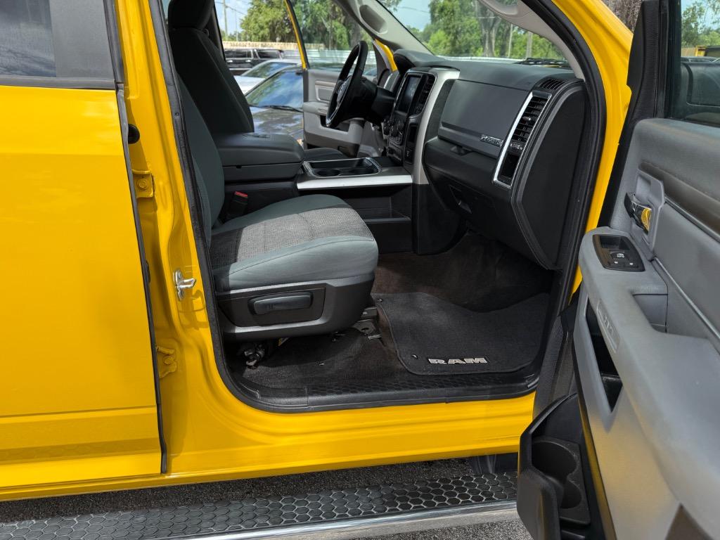 2016 RAM 1500 SLT photo