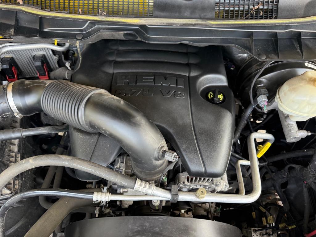 2016 RAM 1500 SLT photo