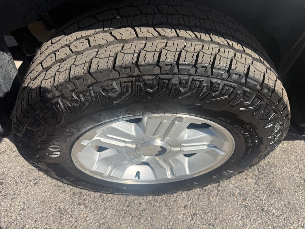 2014 Chevrolet Tahoe - $10,900