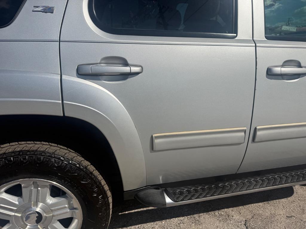 2014 Chevrolet Tahoe - $10,900