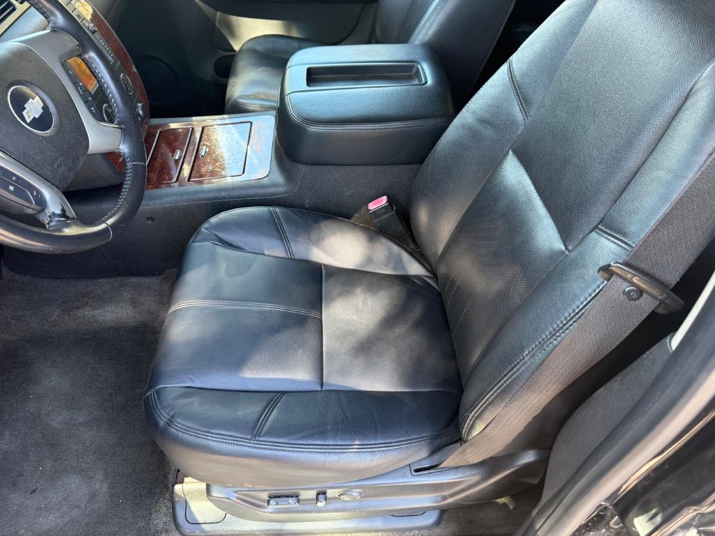 2009 Chevrolet Avalanche - $11,900