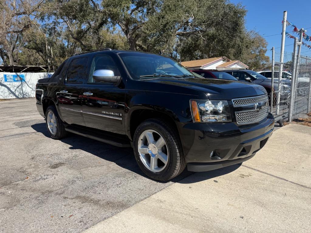 2009 Chevrolet Avalanche - $11,900