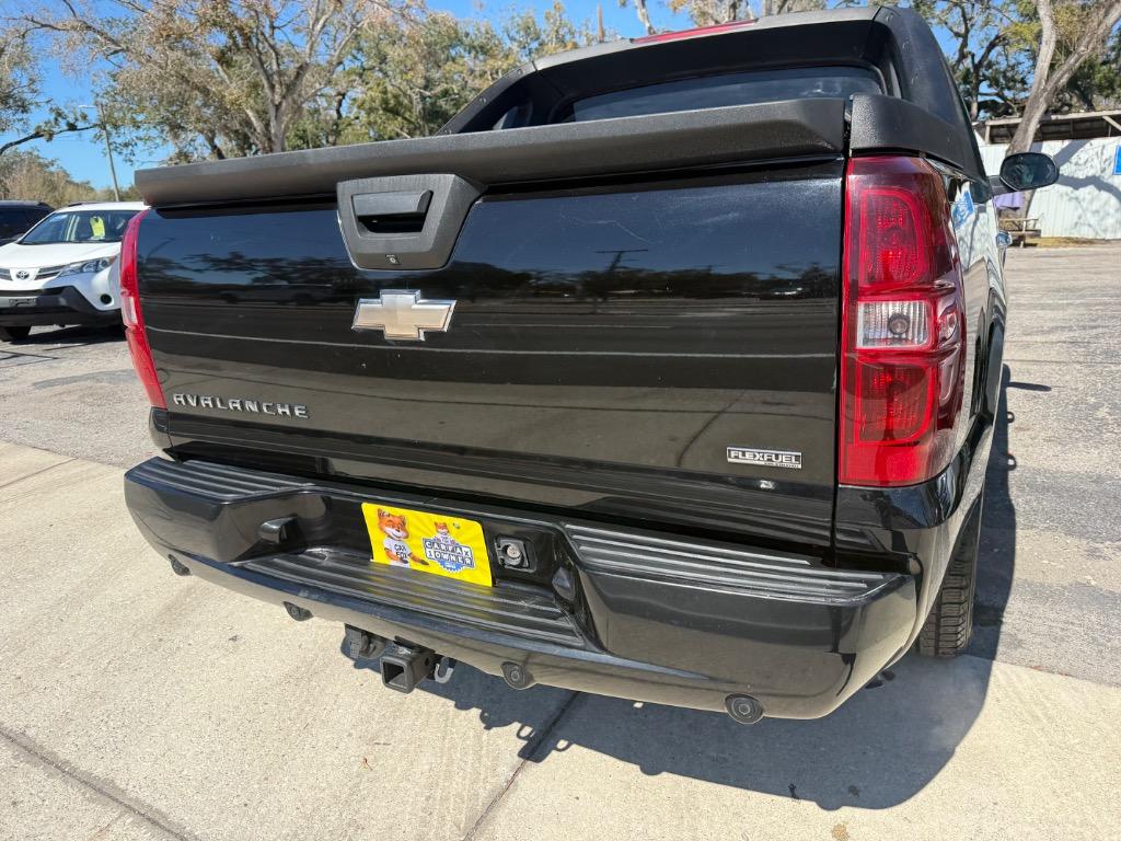 2009 Chevrolet Avalanche - $11,900