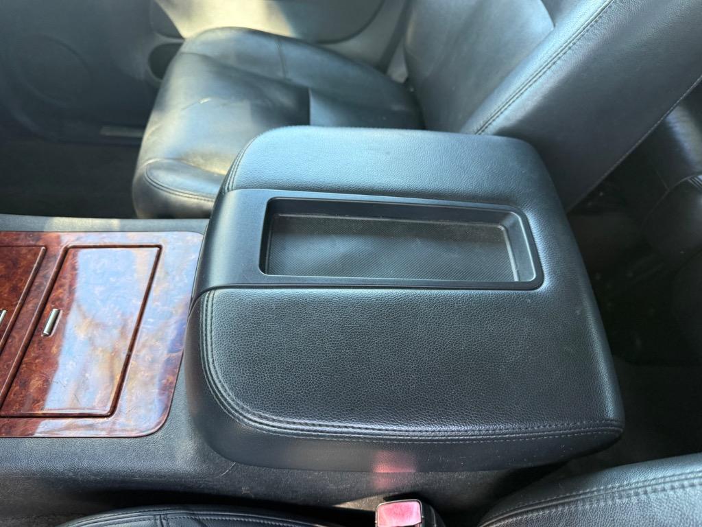 2009 Chevrolet Avalanche - $11,900