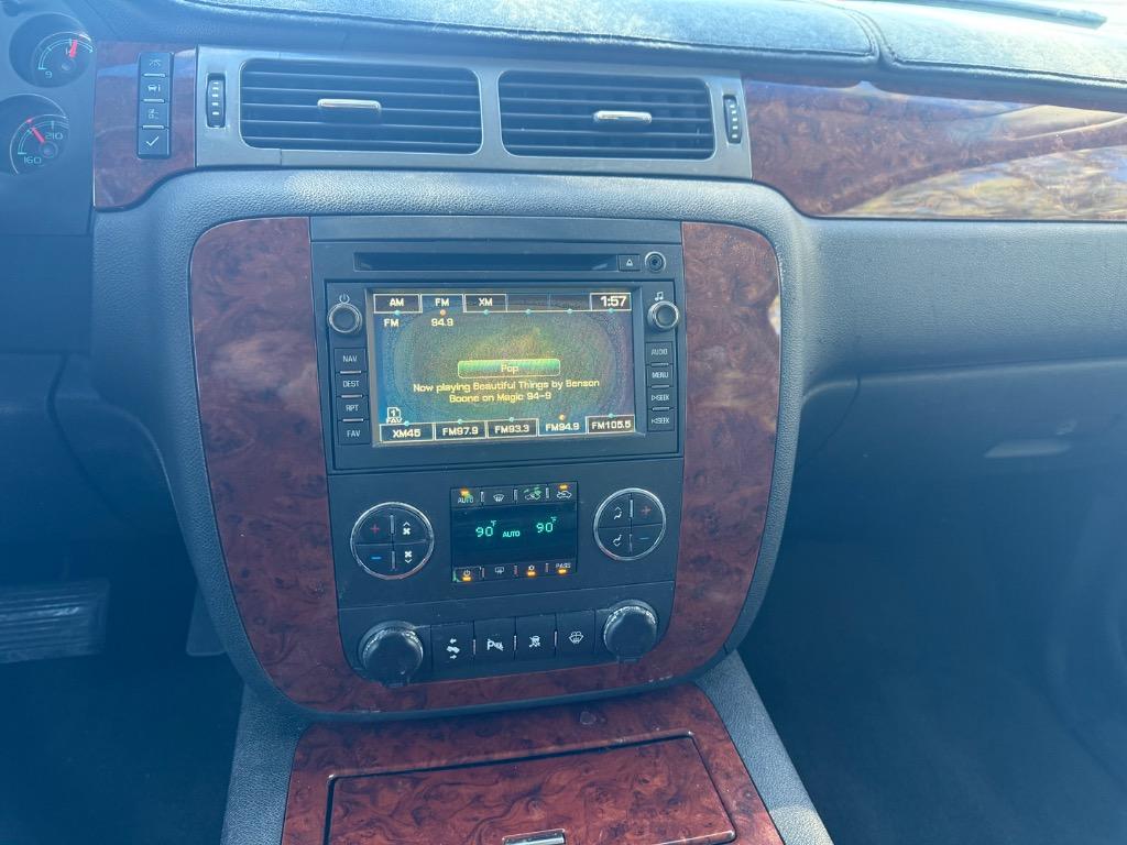 2009 Chevrolet Avalanche - $11,900