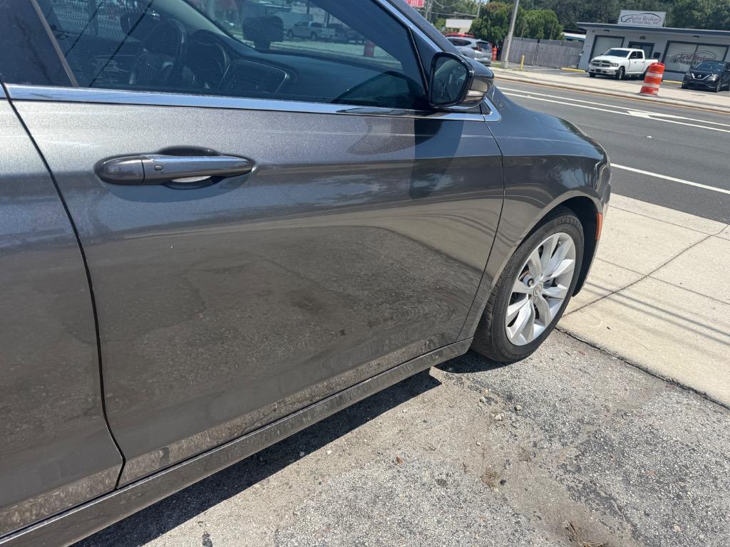 2015 Chrysler 200 - $8,900