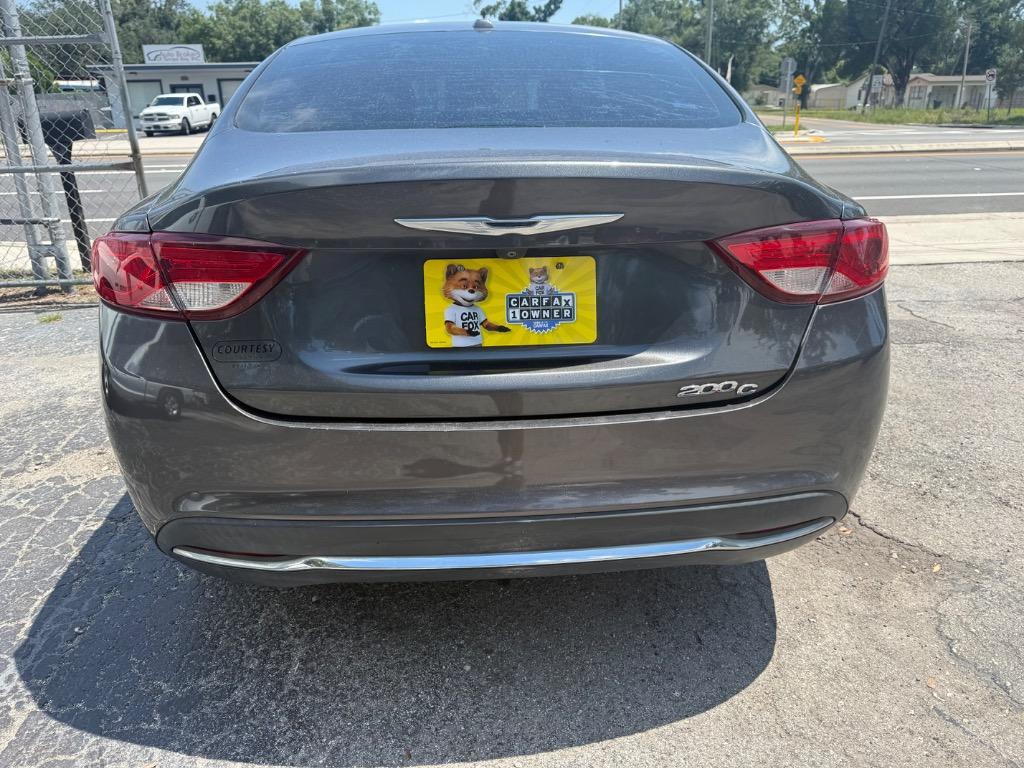 2015 Chrysler 200 - $8,900