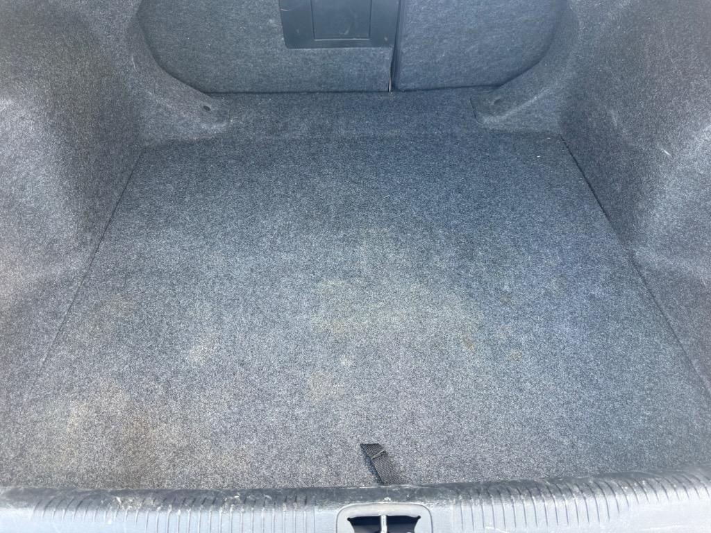 2015 Chrysler 200 - $8,900
