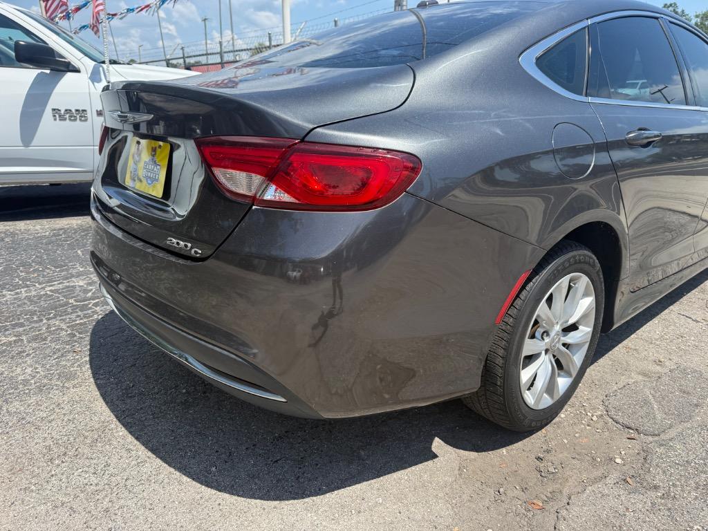 2015 Chrysler 200 - $8,900