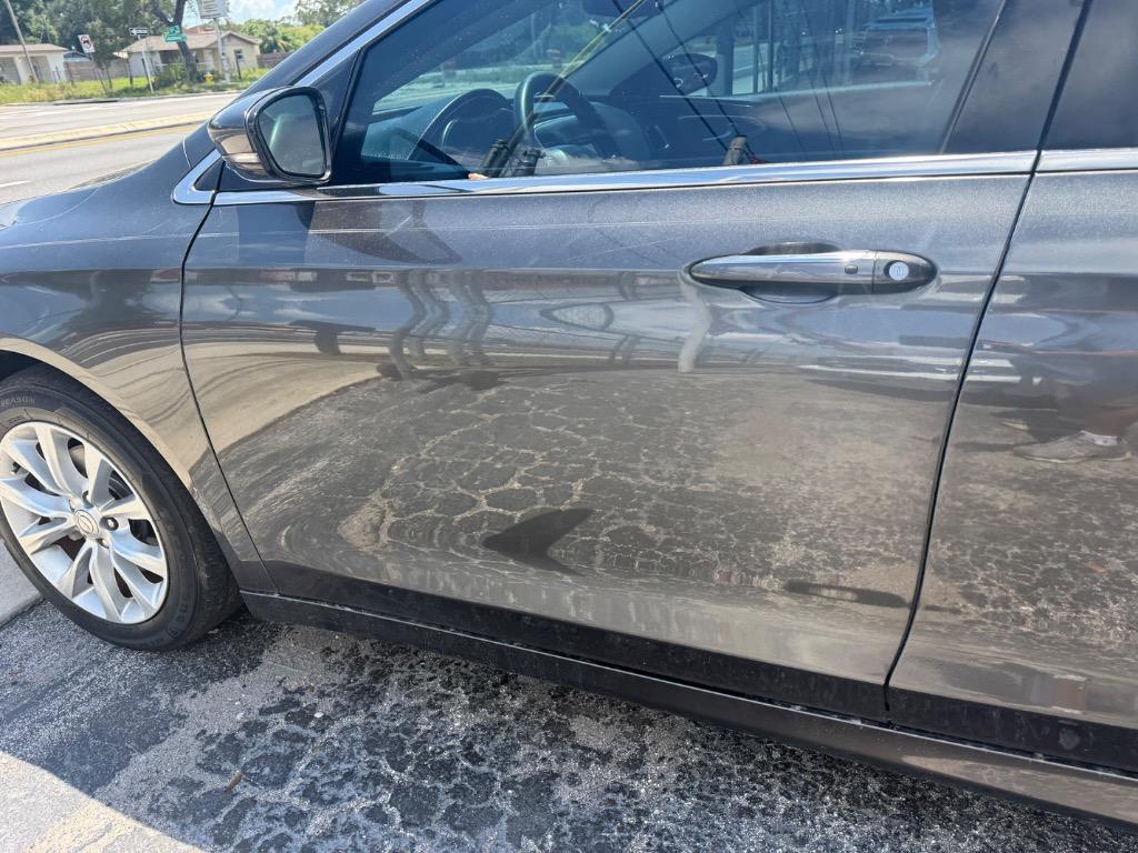 2015 Chrysler 200 - $8,900
