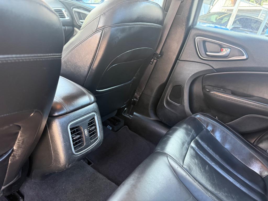 2015 Chrysler 200 - $8,900