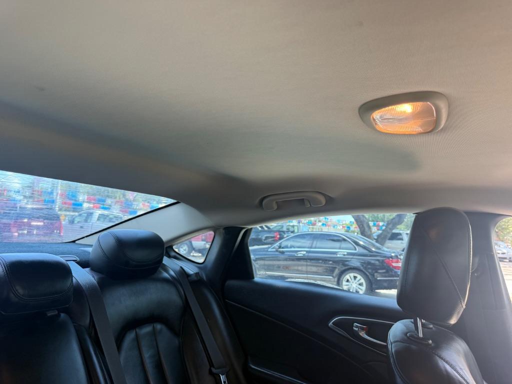 2015 Chrysler 200 - $8,900
