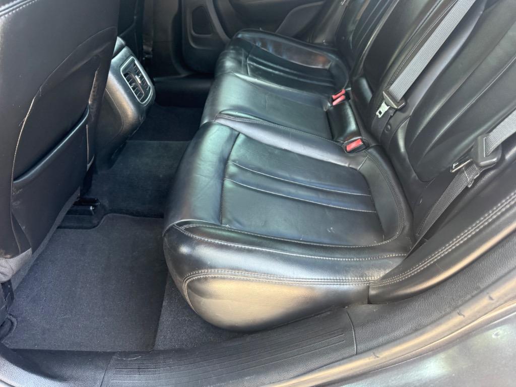 2015 Chrysler 200 - $8,900