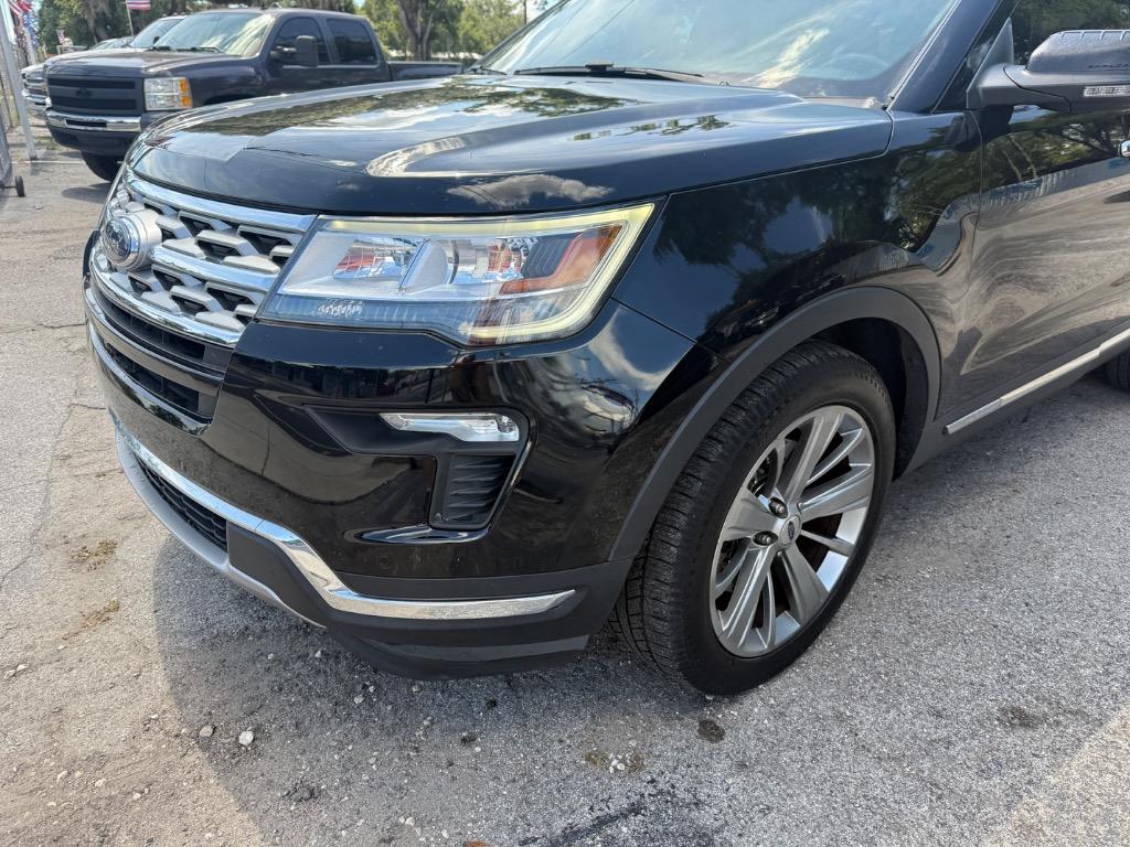 2018 Ford Explorer - $17,900