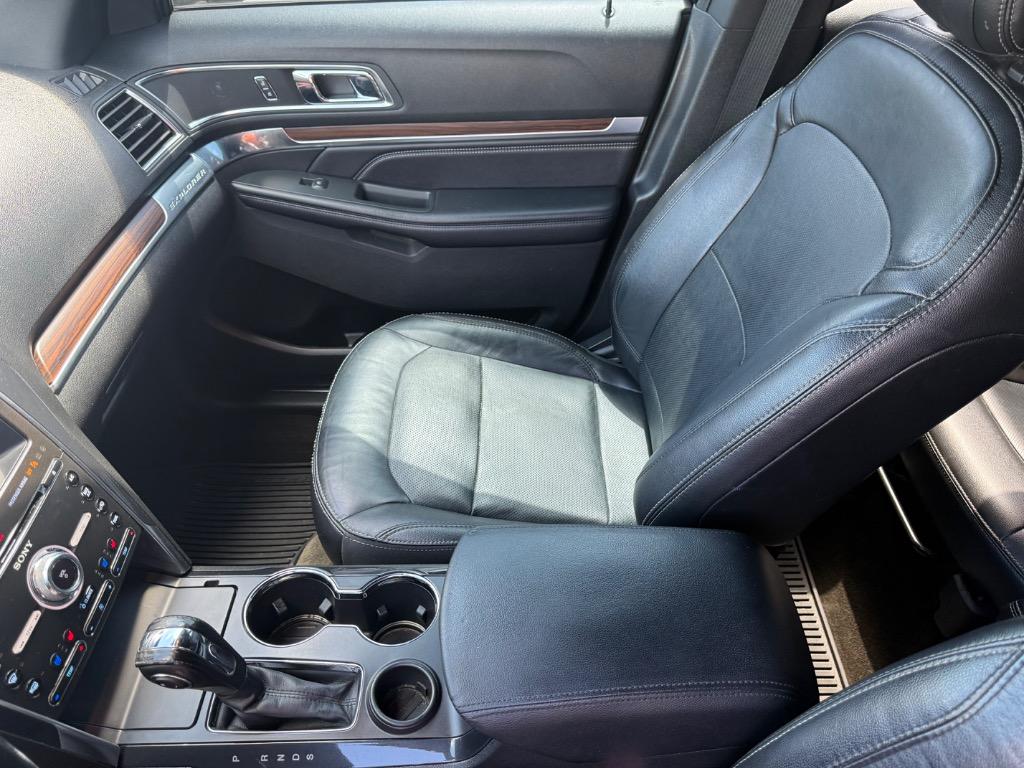 2018 Ford Explorer - $17,900