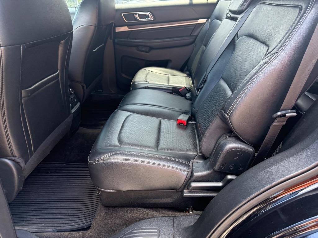 2018 Ford Explorer - $17,900