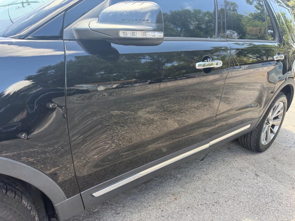 2018 Ford Explorer - $17,900