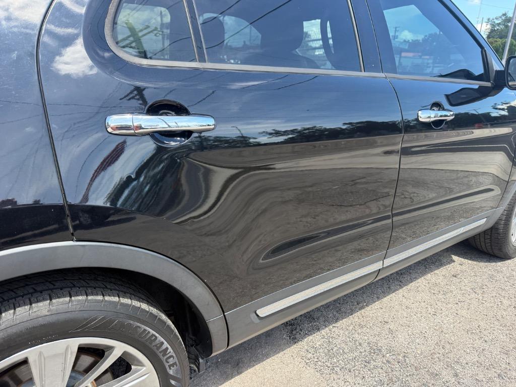 2018 Ford Explorer - $17,900