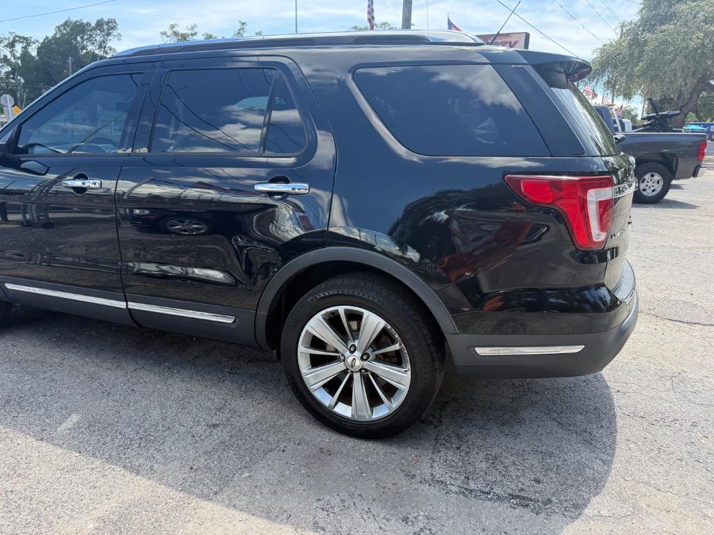 2018 Ford Explorer - $17,900